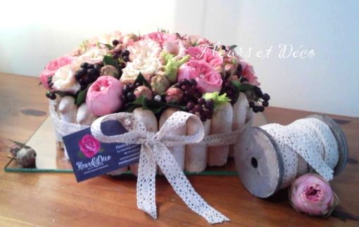 gâteau floral rose pastel